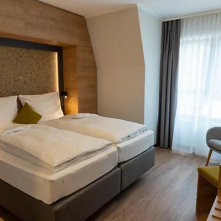 Hotel-landgasthaus Staendenhof 3*